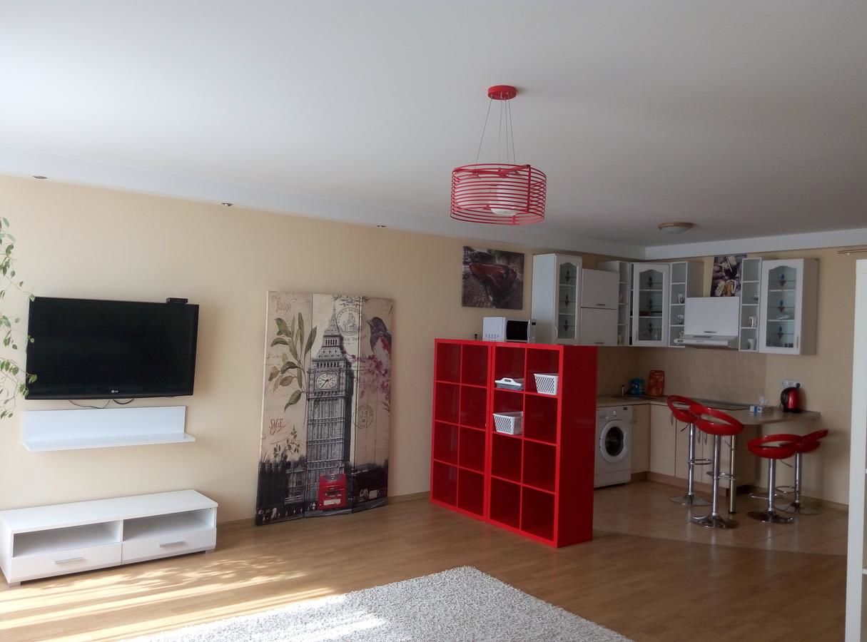 Апартаменты Apartment Red and White Одесса-16
